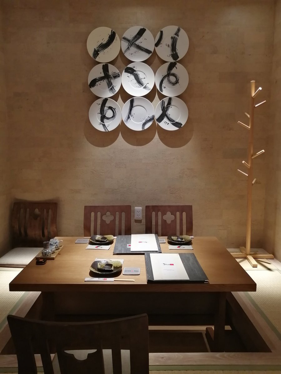 ホーチミン市編集部 ちよだ鮨ベンタイン店がソフトオープン 色んな顔を持つ個室が充実しています 打ち掛けが飾られた部屋 21 11 16