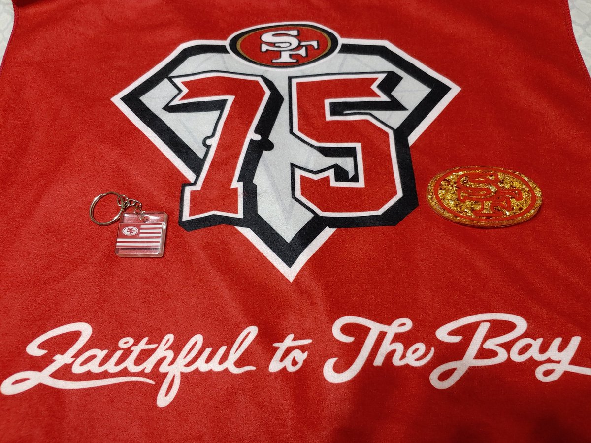 49erHodge's tweet image. When the 49ers WIN tonight I'll giveaway this rally towel, magnet and keychain to one lucky Faithful who Retweets this! GO NINERS!!!!!