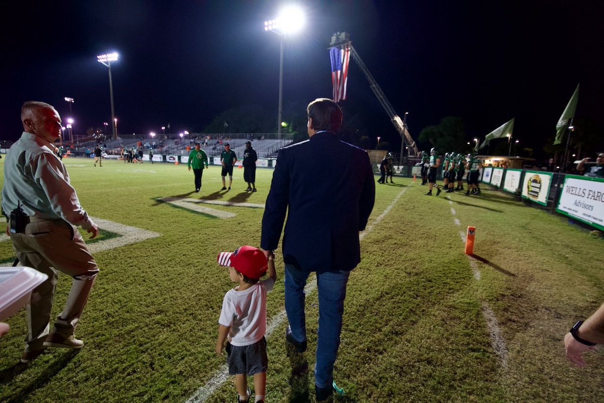 GovRonDeSantis's tweet photo. It was great to be on the field at Venice High School. Congrats to the Venice Indians on a great game! https://t.co/Dor4dpEwth