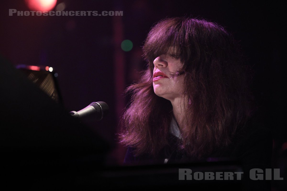 photosconcerts's tweet photo. #Photo ♥ #ShannonWright @Sh_Wright @PetitBain @Paris 2021-11-15 https://t.co/ndTpo8enJI @Vicious_Circle #PhotosConcerts #RobertGil https://t.co/F4SG6KYKrL