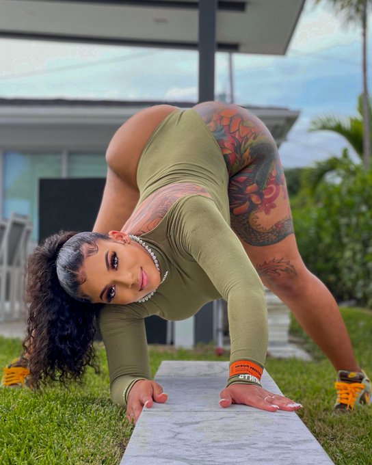 Caption this with a song 🎶 ❤️⭐️ https://t.co/USUqHQjnD1