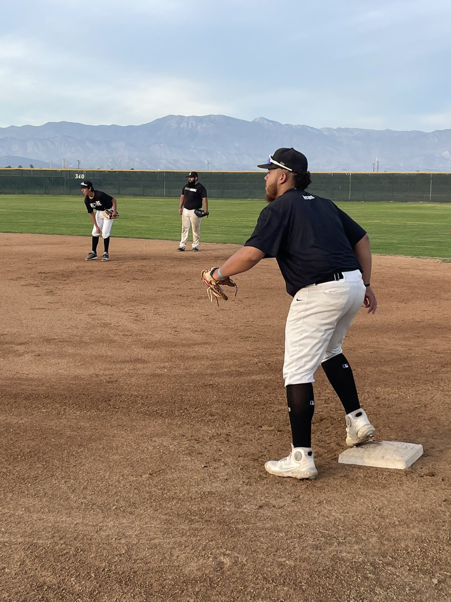 RMHS__Baseball's tweet photo. Getting after it on a Monday afternoon! #spartans #riomesa #baseball #workworkwork https://t.co/3wJCIK3UQL
