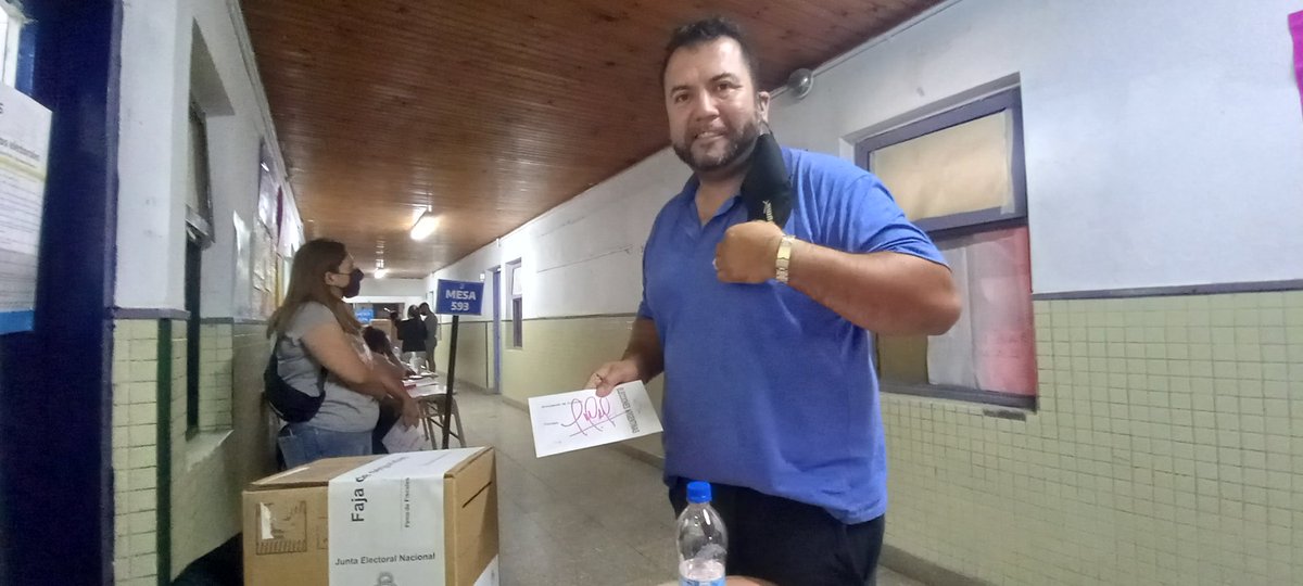 MatasFe32961039's tweet photo. MUY AGRADECIDOS CON TODA LA FAMILIA, LOS COMPAÑEROS, MILITANCIA, DIRIGENCIA, FISCALES Y A CADA UNO DE LOS QUE HAN APOYADO ESTE PROYECTO A FUTURO QUE HOY TIENE UN PISO, PERO NO TIENE UN TECHO 

#AGRUPACIÓN27DEFEBRERO https://t.co/lRyAgTEKd7