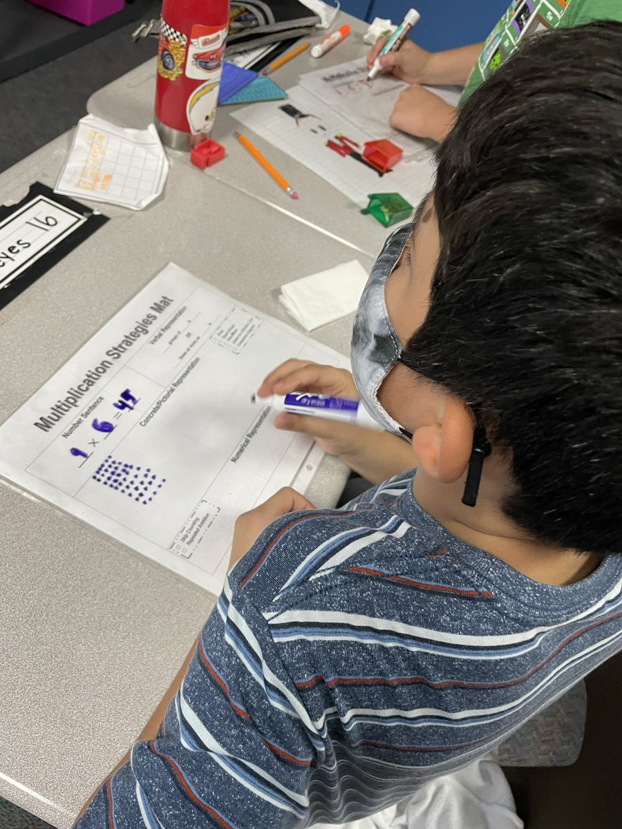 PGE_CougarCubs's tweet photo. Ms. Oliver &amp; her mathematicians were busy singing multiplication facts and solving problems using a variety of strategies. Loved hearing “You choose the strategy.” @MsEmilyOliver @FBISDmath https://t.co/bWwGbe6oEM