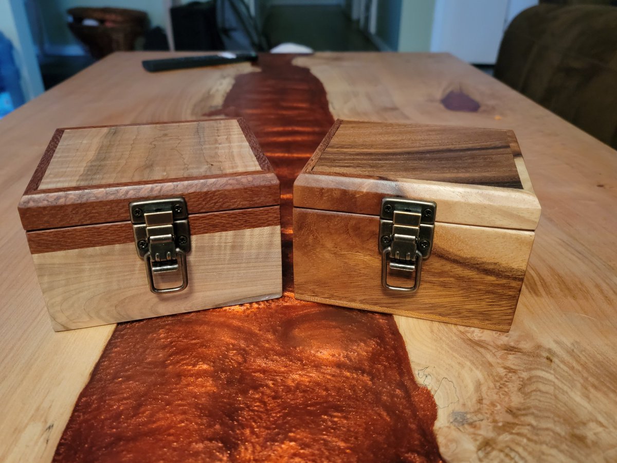 BadgerWoodcraft's tweet photo. DECK BOX GIVEAWAY!

I will be giving away 1 deck box to celebrate moving to woodworking full time! The winner will recieve 1 of the pictured boxes!

1 winner will be picked at random from THIS TWEET on Nov 30th.

✅Follow
✅Like&amp;Retweet

Not required
Tag a friend! https://t.co/J8amDUTJLY