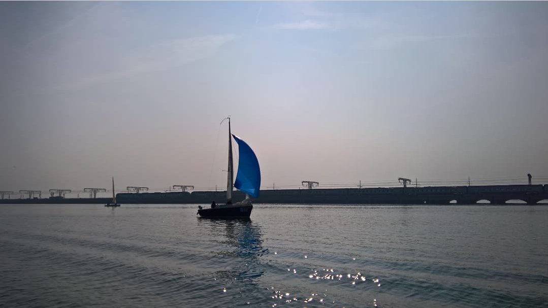 Late #Autumn #Sailing #Regatta on the #Lagoon by the #PonteDellaLibertà #VelaTerza #Venezia #Venice #Venezia1600 #LivingOnWater