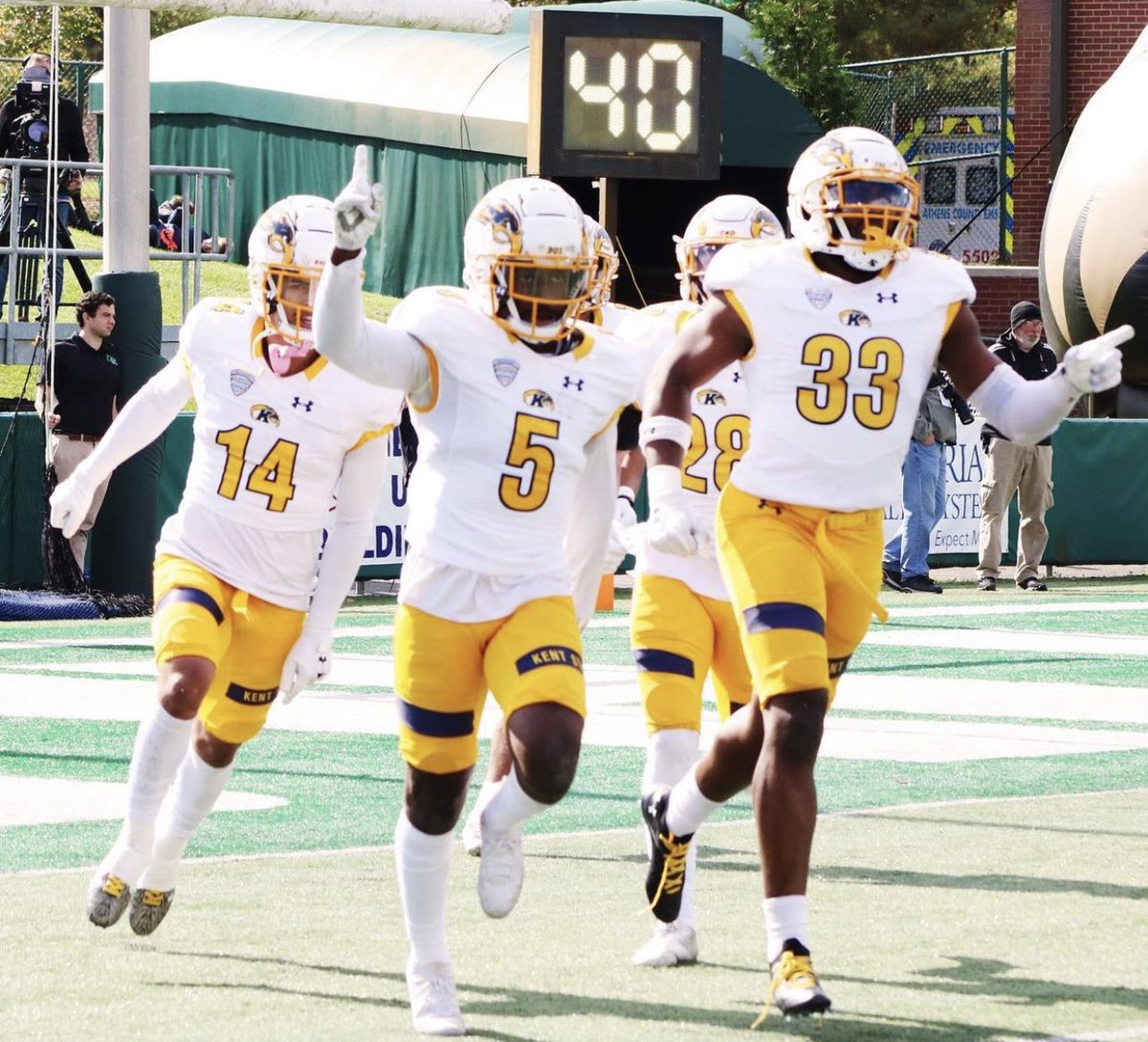 garrison_madden's tweet photo. #GODFIRST Blessed to receive an offer from Kent State University💛 @coachfedd @coachrogersdut1 @_Coach_O @coachameza @msb4302003 @dreamchasin21 @CoachCox_GF @Elevy_GFlash @CoachTomKaufman @RecruitGeorgia https://t.co/zpaaRsr8w3