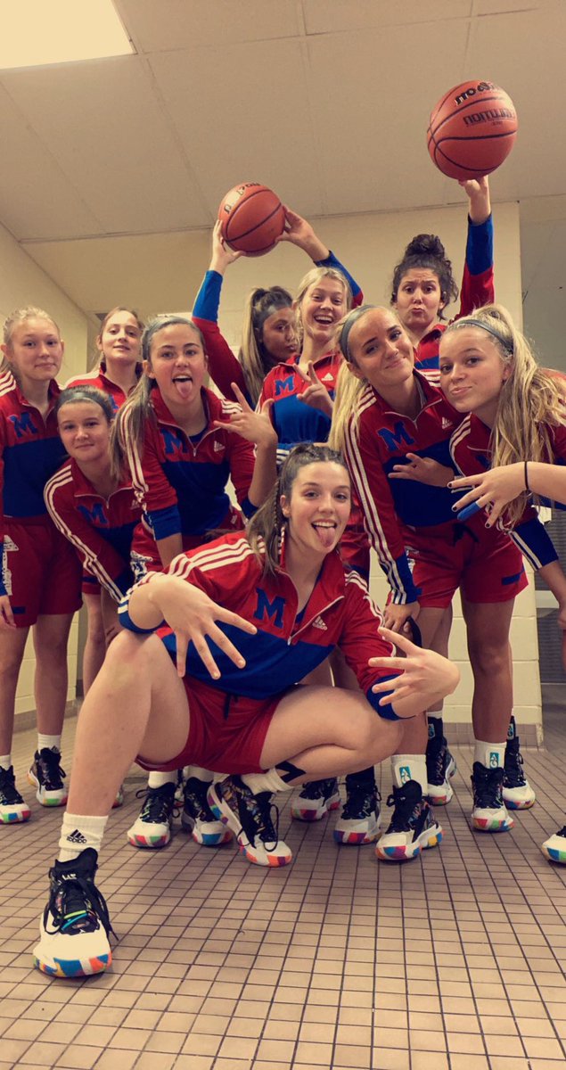 The Martinsville Girls Basketball Team is having an all call fundraiser to help pay for various things for this season! We would really appreciate it if you could click on the link and donate!🏀🏀🏀 payments.efundsforschools.com/fundraising/di…