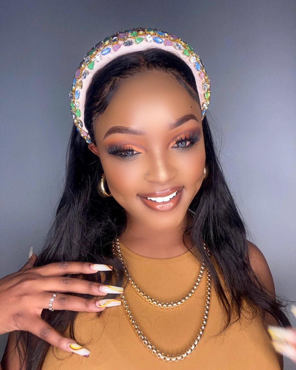 AshleyTheWrite5's tweet image. Need help with essays and assignments at an affordable rate?Hmu