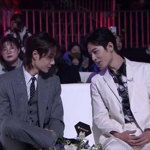 ถ้าป๋อจ้านนั่งด้วยกันมันจะเป็นแบบนี้ค่ะเจ้ หวานๆเลย