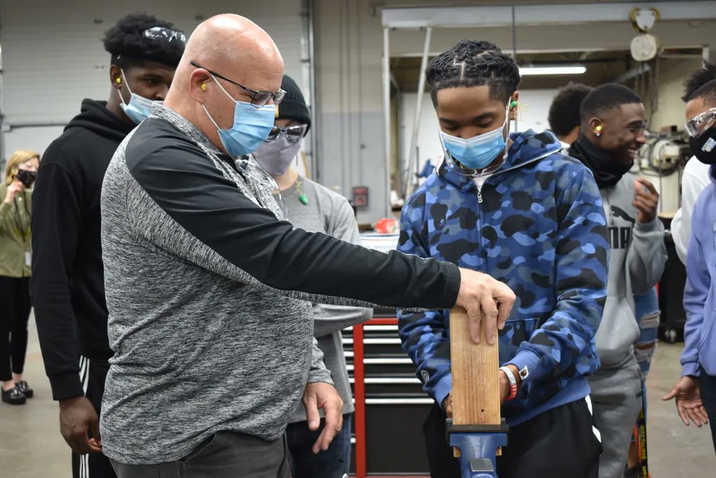 SSDStLCo's tweet photo. Students from @ThisIsNorthTech and @ThisIsSouthTech spent an afternoon interacting with @Boeing industry professionals, learning what it's like to work as skilled assembly and sheet metal mechanics.
Read more: https://t.co/japv5YnMZD
#ThisIsTech #SpecializedForSuccess https://t.co/9gBIAVdHZ7