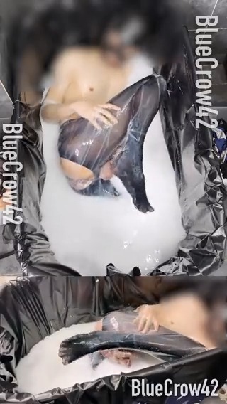 動画プレビュー: 粘液play Part1
整个身体沉浸在大量白色粘液中,幻想是在洗精液浴🙈
#lubeplay #