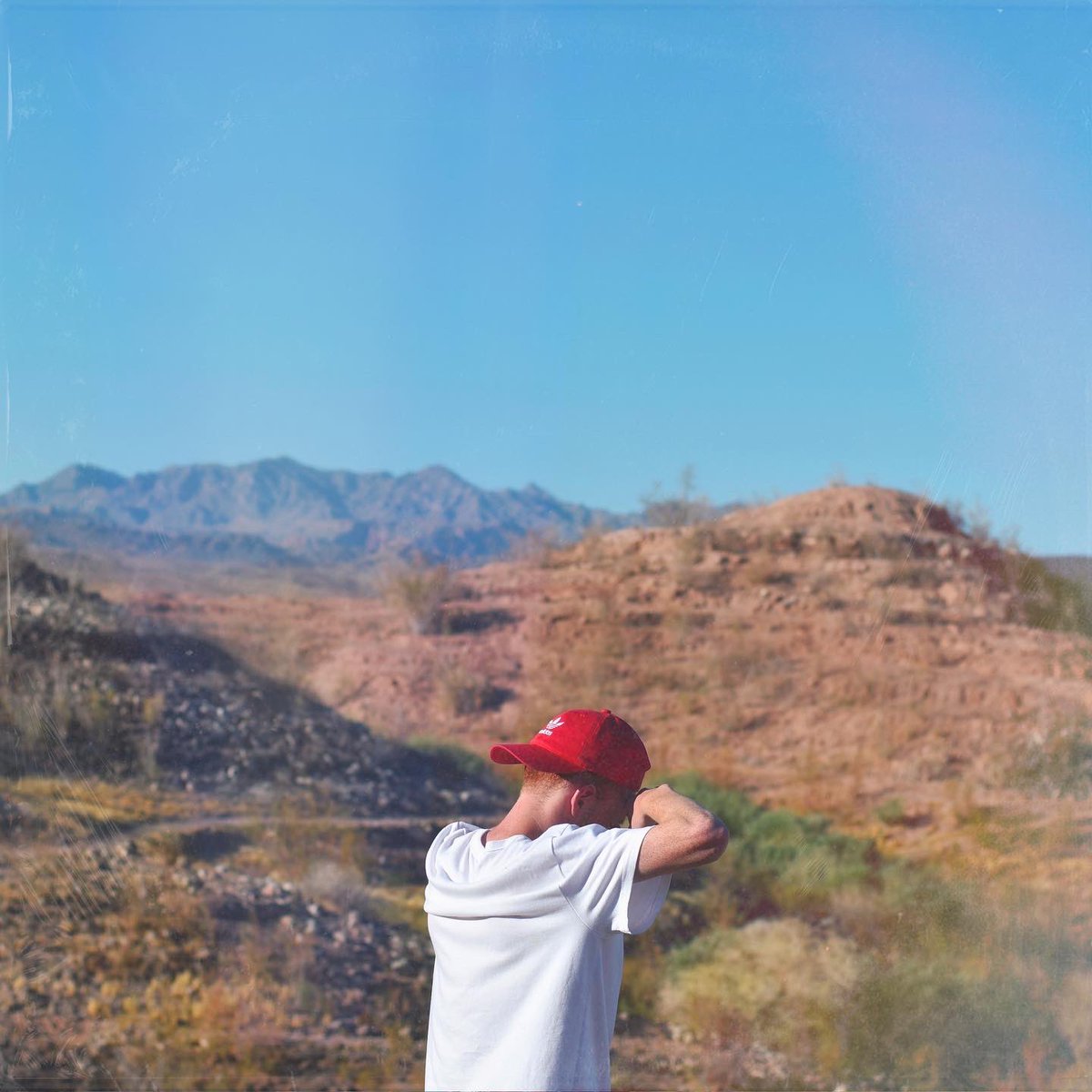 kasey_andre's tweet photo. My new album “Day by Day” is out now! I also turn 26 today🎂

I hope you enjoy this as much as I did making it✨

Stream it below 👇
https://t.co/ynNtxioVEt https://t.co/il5CroU2H4