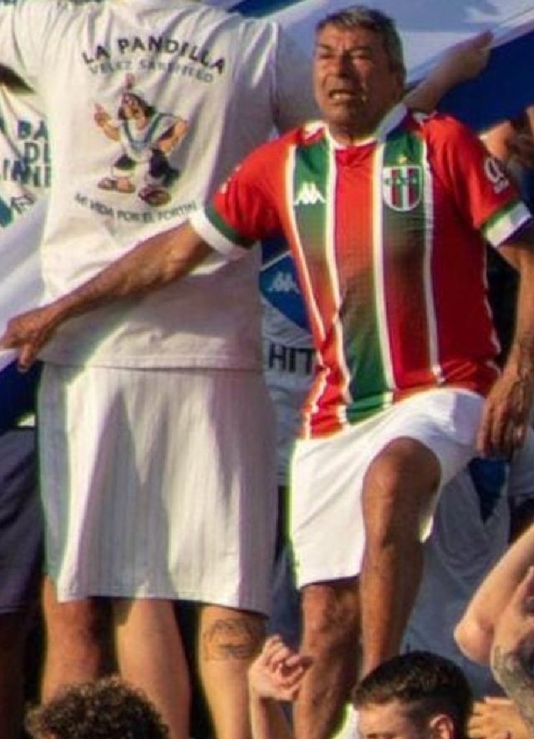 Si habia una persona que te asombraba por estar siempre feliz, contagiando alegria, disfrutando de <a href="/Velez/">Vélez Sarsfield</a> ese era Juan Juarez. Recordarlo con la alegria y el respeto que trato a cada hincha de <a href="/Velez/">Vélez Sarsfield</a>. Abrazo a sus hermanos y Damian en este difícil momento