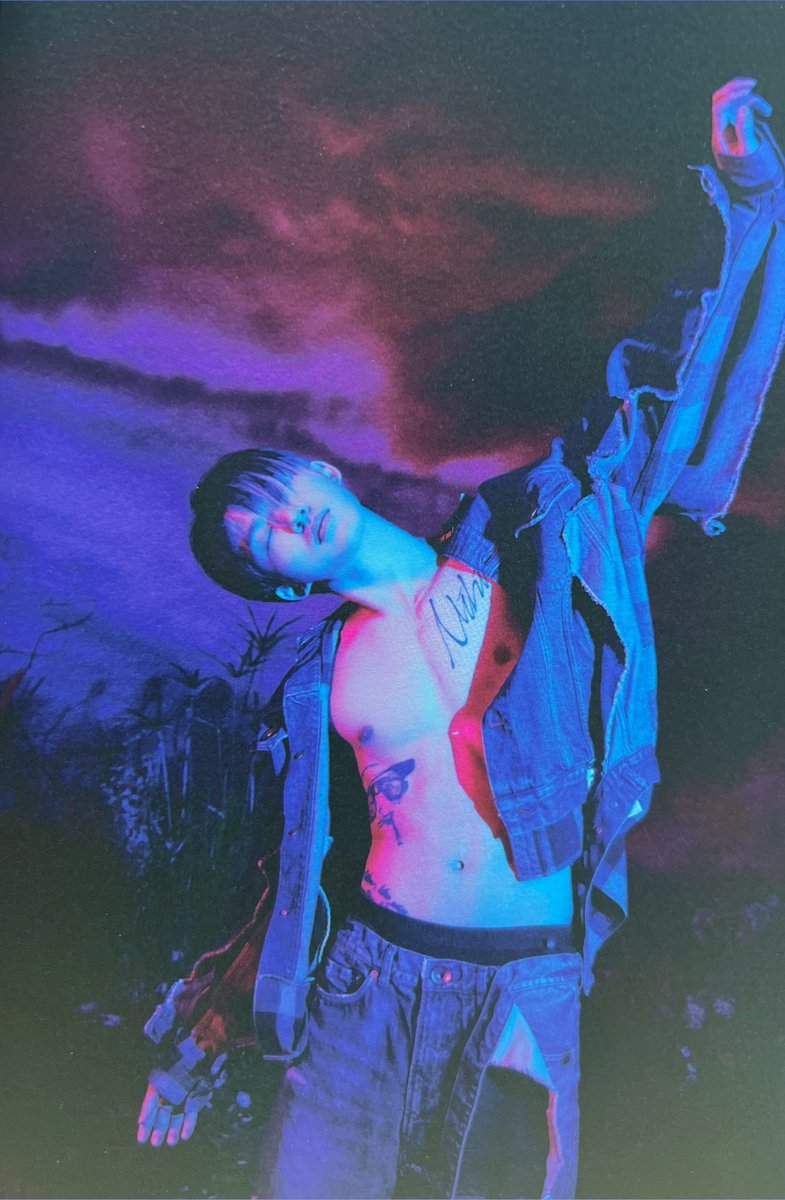 KimHanbinBrasil's tweet photo. [#SCANS] 15.11.21 - Hanbin @ #COSMOS Half Album
 @shxx131bi131 

Cr. Filmhanbin https://t.co/c07qaSpA7U