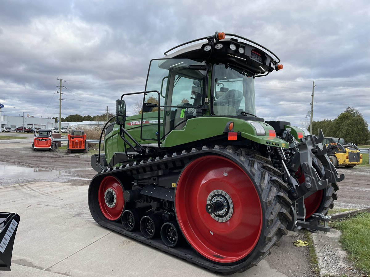 Just arrived The all New <a href="/Fendt_NA/">Fendt_NA</a> 940 Track unit! Check it out at our Wyoming Store  <a href="/AGCOcorp/">AGCO</a> #ontag