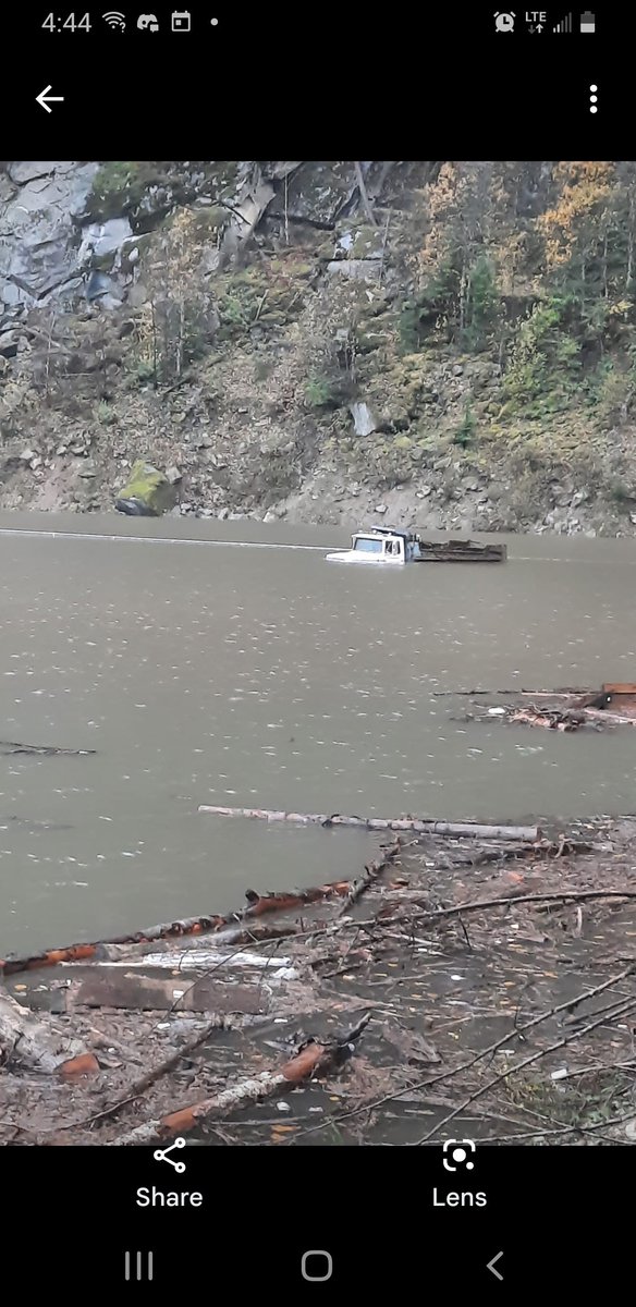 graficat's tweet photo. Pictures from around us. Around 5 pm today
#hope #BCHwy1 #BCStorm #mudslides https://t.co/RLt2lxglOc