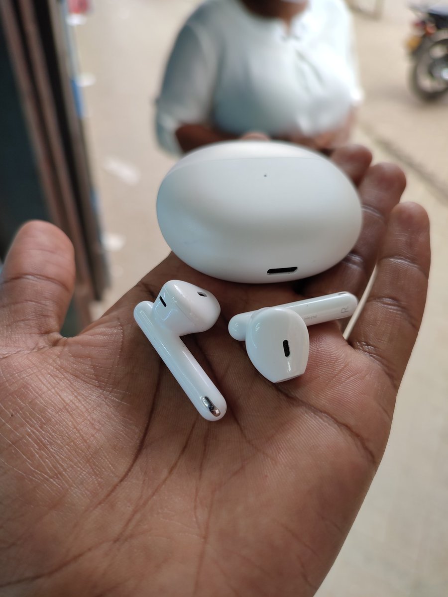 AmRoggoz's tweet photo. Jambo best pals
Mtachukua Oppo?
Reno 6
5G Ready ✓
90Hz AMOLED
8/128
64+8+2MP Main Camera
32MP Selfie
4300mAh
KSH 55,000
Enco Air (W32)
12mm Driver
Low Latency Game Mode
Bluetooth 5.2
4 hours playtime
24 Hrs total battery life
Type C port
KSH 6,000
#FlavaInYourEar🎧 https://t.co/uR1yH1t9wn