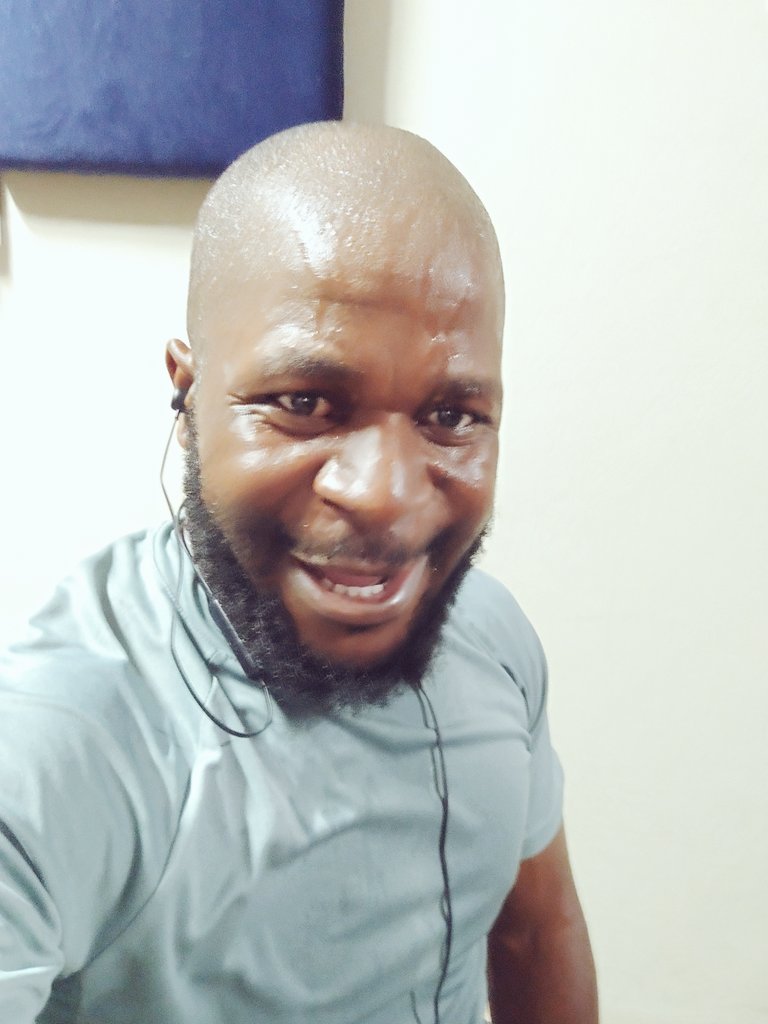 thembantsena's tweet photo. Two sessions to kickstart #ChooseDay.
45min core followed by 60min ππΎββοΈππΎββοΈ; that'll do it.
#RunningWithTumiSole
#MovementForGood
#450KMRunForAPurpose https://t.co/lftnnuWWHq