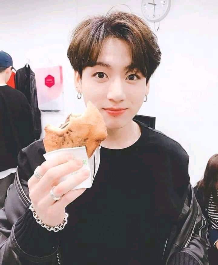 Meditation of my happiness 💜️💝 💜️💝 💜️💝 💜️💝 💜️💝 #jeonjungkook #BTS_twt #ARMY #btsfoever