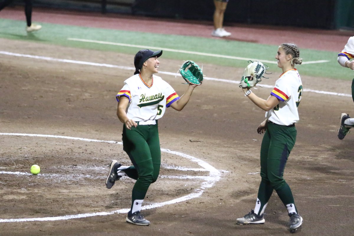HawaiiAthletics's tweet photo. Always have fun and be a good teammate, the rest will work its self out! @HawaiiSB 

#GoBows https://t.co/8q96BgJgvg