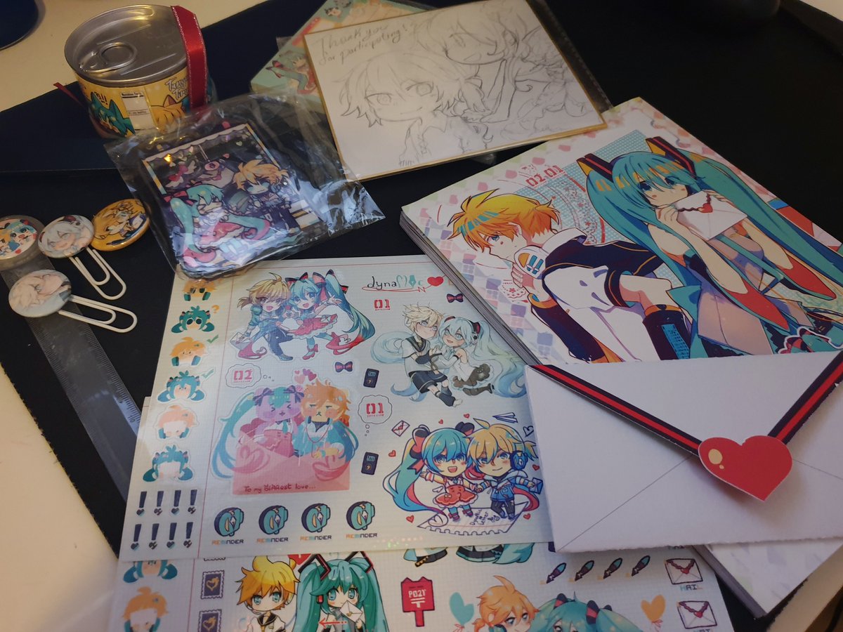 Just got my dynaMicLetter merchandise!! Everyone's work was so cute and amazing🥰🥰!! Thank you so much to the organizers, and for involving me in this project. Hope to see you all again!! 

#dynaMicLetter  #lenmiku #レンミク