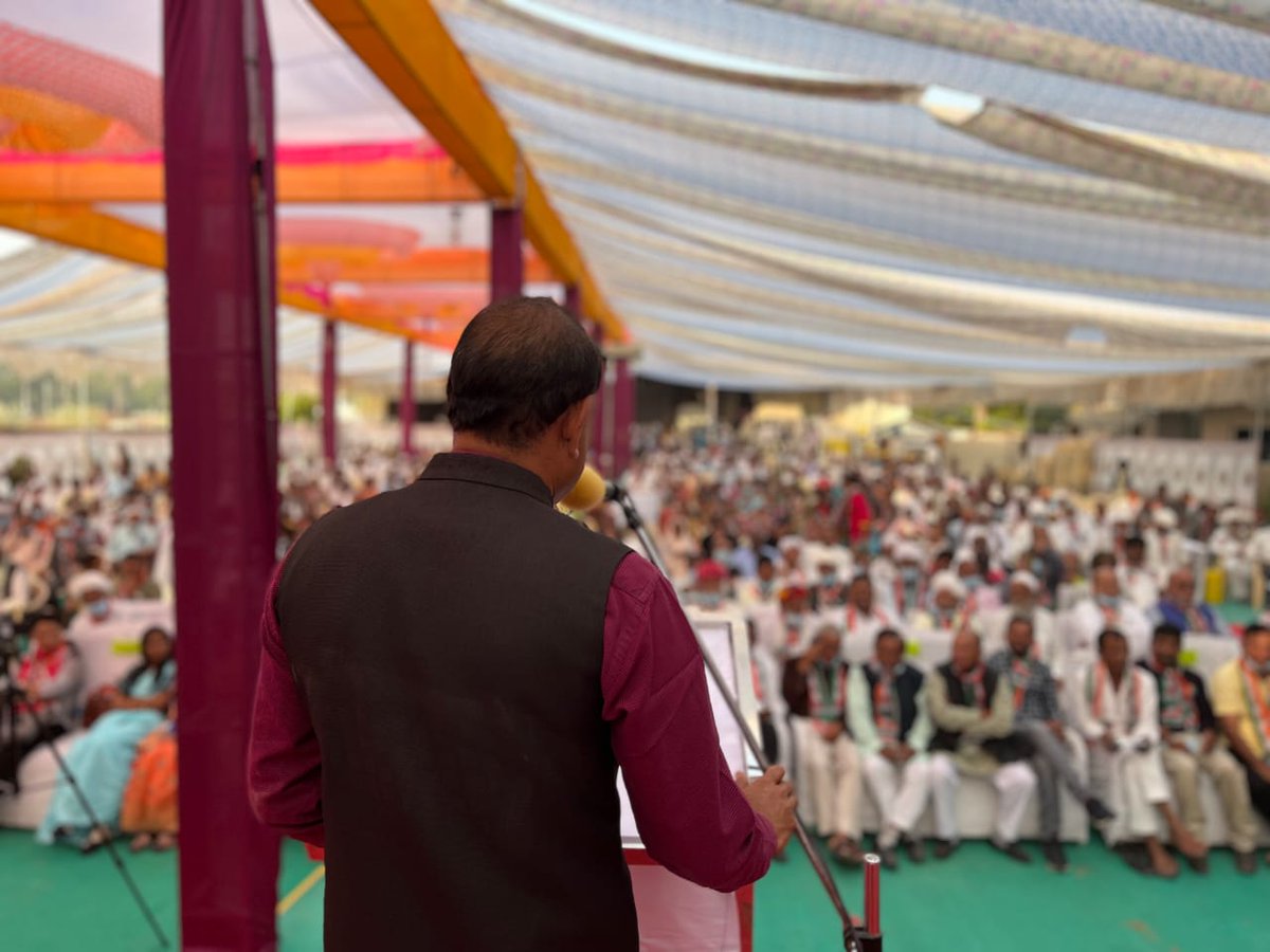 drkiritcpatel's tweet photo. ઐતિહાસિક નગરી પાટણ ખાતે ભારતીય જનતા પાર્ટી ની નિષ્ફળતા ને ઉજાગર કરવા જન જાગરણ અભિયાન કાર્યક્રમ નું પાટણ જિલ્લા કોંગ્રેસ સમિતિ દ્વારા આયોજન કરવામાં આવ્યું તેમાં જાહેર જનતા ને સંબોધન કર્યું.
#PATANCITY 
#drkiritbhaipatelmla https://t.co/j538poT69z