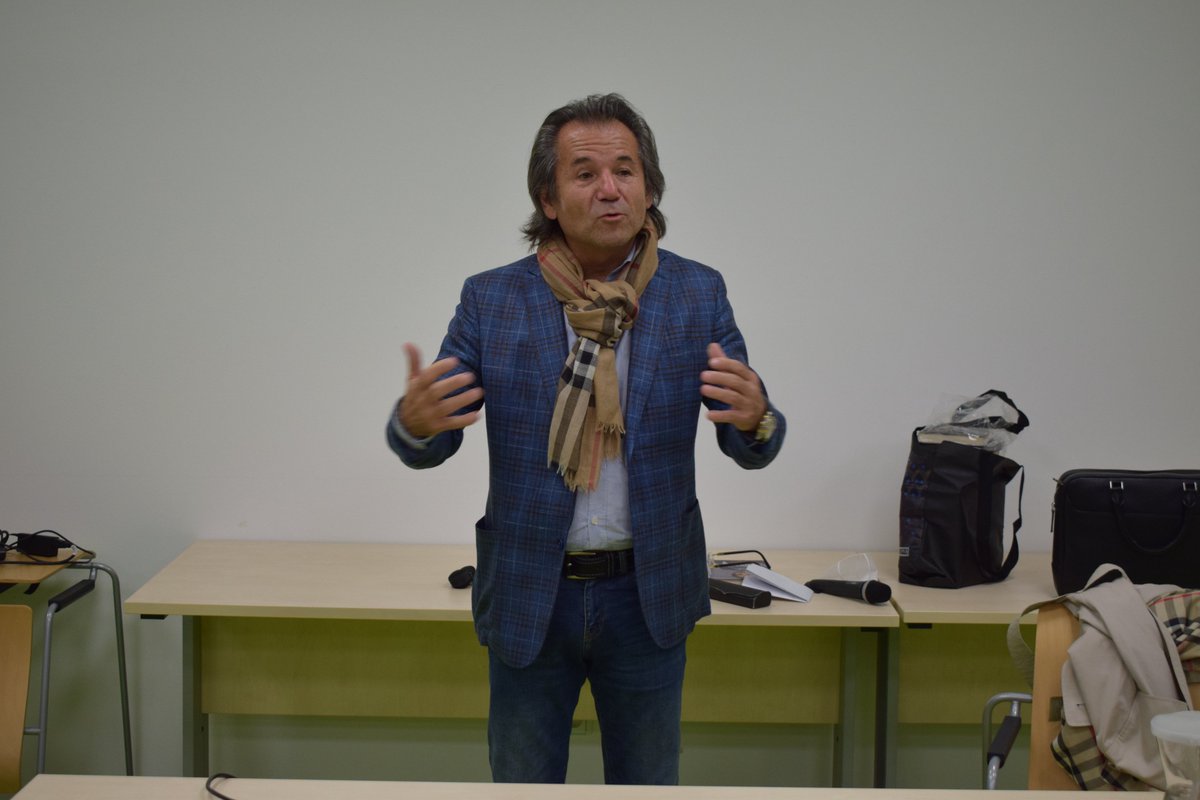 Dne 9. 11. pozvání do vzdělávacího centra Ergoeduka přijal bezpečnostní analytik Gen. Ing. Andor Šándor. Ve svém vystoupení hovořil na téma bezpečnostní politiky, glosoval rozhodnutí významných světových i našich politiků a mnohem více.