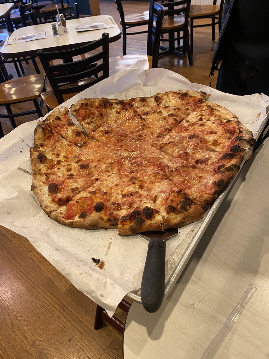 spoonylee1's tweet photo. Frank Pepe pie…. https://t.co/QFxzpWEBhL