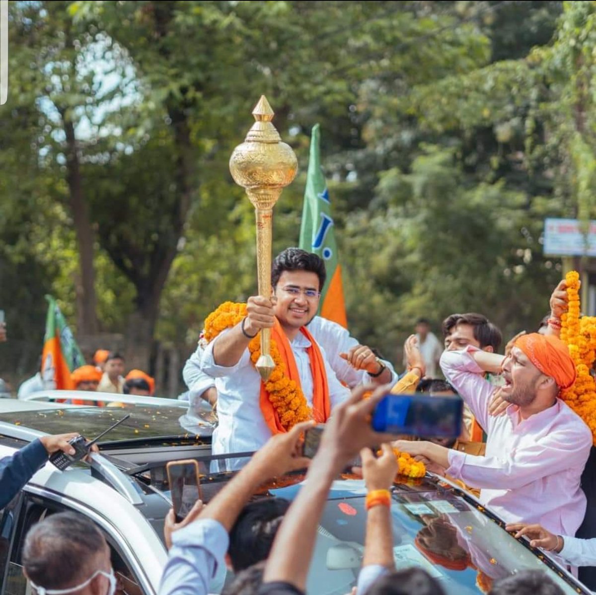 Krishna0535's tweet photo. @Tejasvi_Surya ಬೆಂಗಳೂರು ದಕ್ಷಿಣ ಸಂಸದರು, ಬಿಜೆಪಿ ಯುವ ಮೋರ್ಚಾದ ರಾಷ್ಟ್ರೀಯ ಅಧ್ಯಕ್ಷ ಶ್ರೀ ತೇಜಸ್ವಿ ಸೂರ್ಯ ಅವರಿಗೆ ಜನ್ಮದಿನದ ಶುಭಕಾಮನೆಗಳು.

#TejasviSurya https://t.co/nfz7yCMYoW