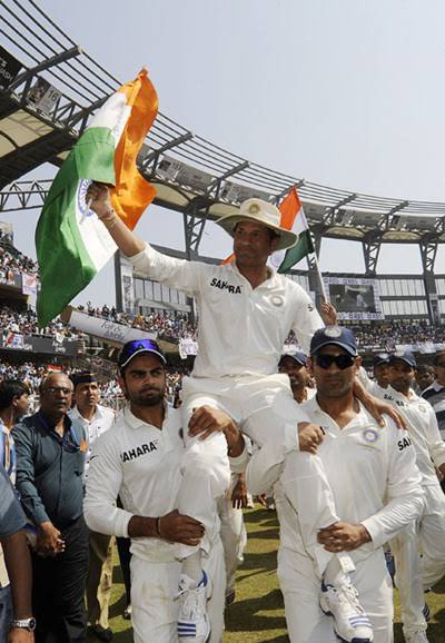 Riteishd's tweet photo. Sachin Sachin (clap clap clap)
Sachin Sachin (clap clap clap) 

No retirement from our hearts. #SachinForever #SachinTendulkar @sachin_rt https://t.co/nTr6u9NuNT