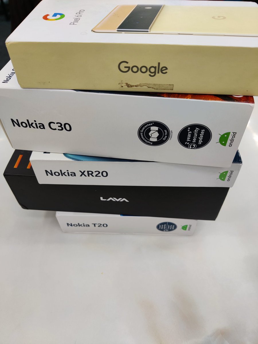 ShokeenSanchit's tweet photo. #TechBarArmy
Packed for the week 🤓... https://t.co/GWR7jPIom3