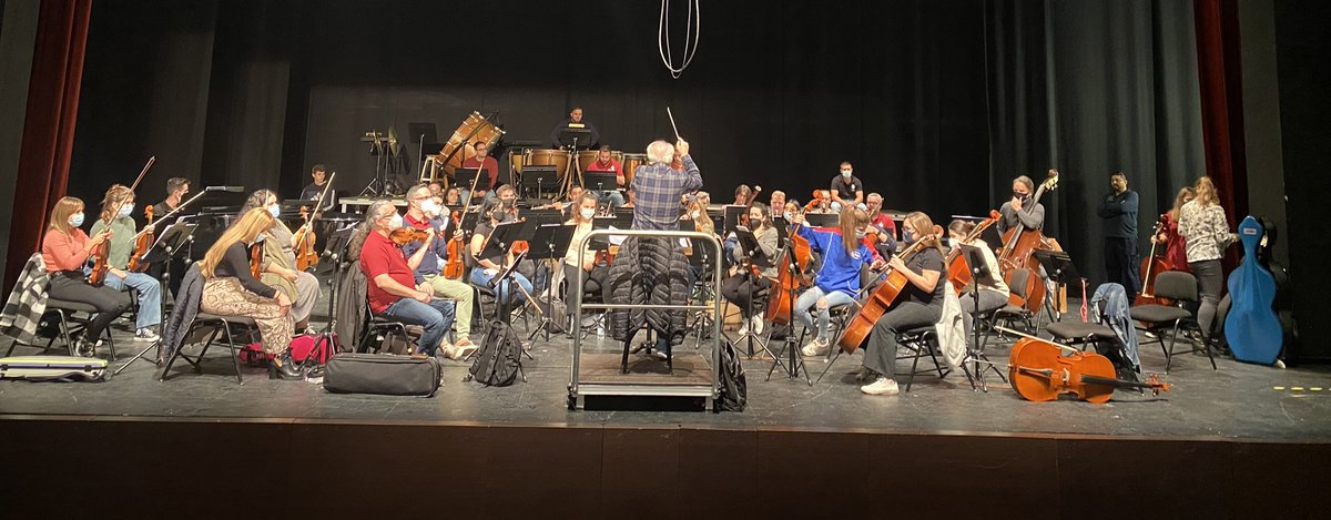 Asbanormelilla1's tweet photo. Llega SANTA CECILIA  para ASBANOR. 
Ayer primer ensayo general de nuestra Orquesta Sinfónica y Coro junto a la soprano Mª del Carmen Gálvez. 

Viernes 21:15h bajo la dirección musical de Ángel Lasheras. 
Os esperamos! 
Entrada libre hasta completar aforo. https://t.co/2J70C3eS5Y