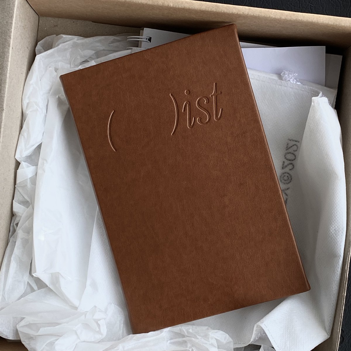 chaesecond's tweet photo. we love brown👝 https://t.co/aqhyTHVWSy