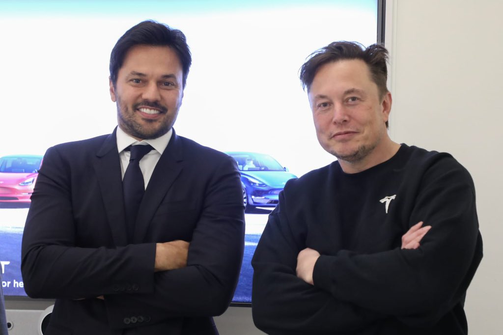 fabiofaria's tweet photo. Em breve, @elonmusk estará no Brasil para conectarmos as escolas rurais e protegermos a Amazônia utilizando a tecnologia da SpaceX/Starlink.
A gente no @govbr não tem otimismo e não tem pessimismo, a gente faz acontecer!!!
Eu acredito no Brasil!!🇧🇷 https://t.co/qjEUAPAlBc