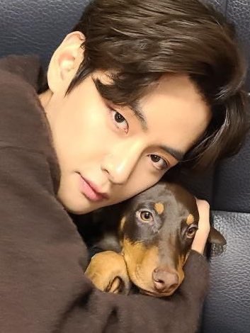 97CONTENT's tweet photo. jungkook with                taehyung with
       tannie                                bam https://t.co/ksjIBv1M7O