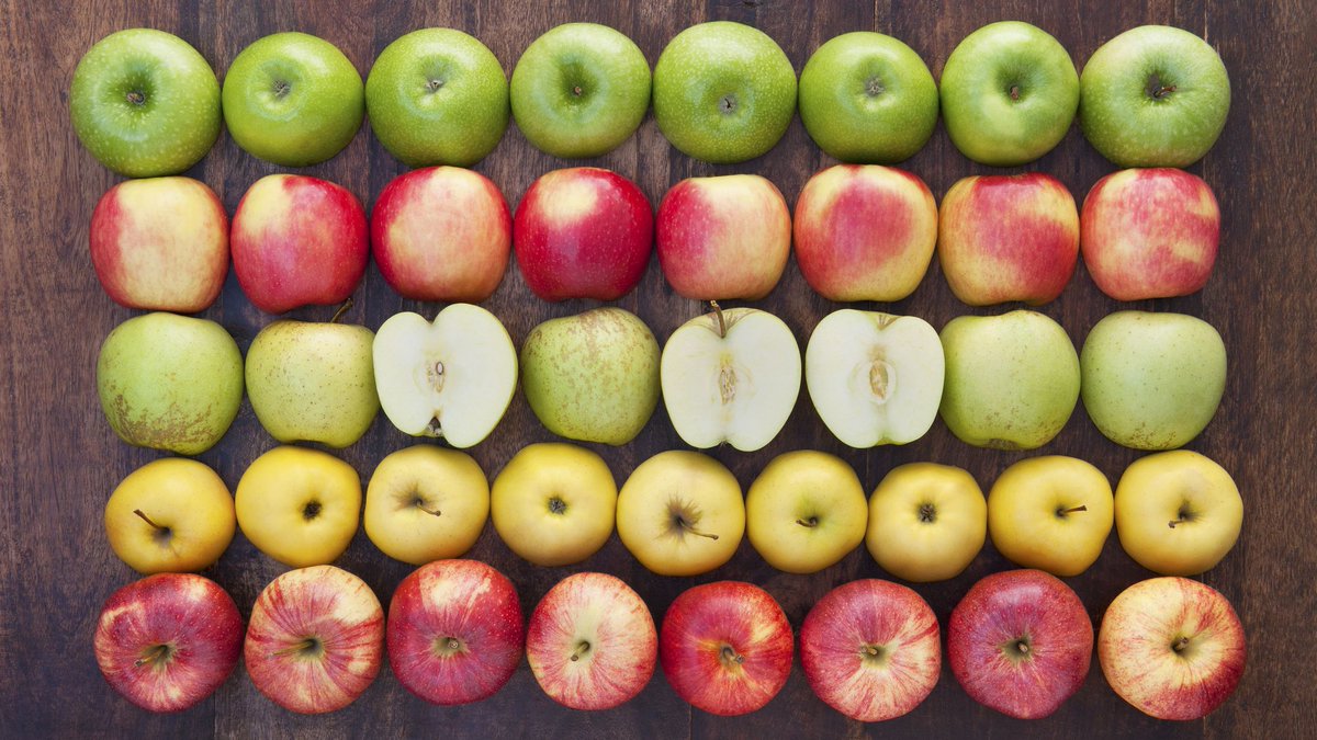 EmpoweredMY's tweet photo. Researchers found that people who ate at least one apple a day were a third less likely to get colon cancer than those who did not. The fruit's fiber &amp; flavonoids may help protect the lining of the intestines &amp; keep the cells healthy. (From WebMd) 

https://t.co/fOVFj5YCPT https://t.co/VSkIkEF4OC
