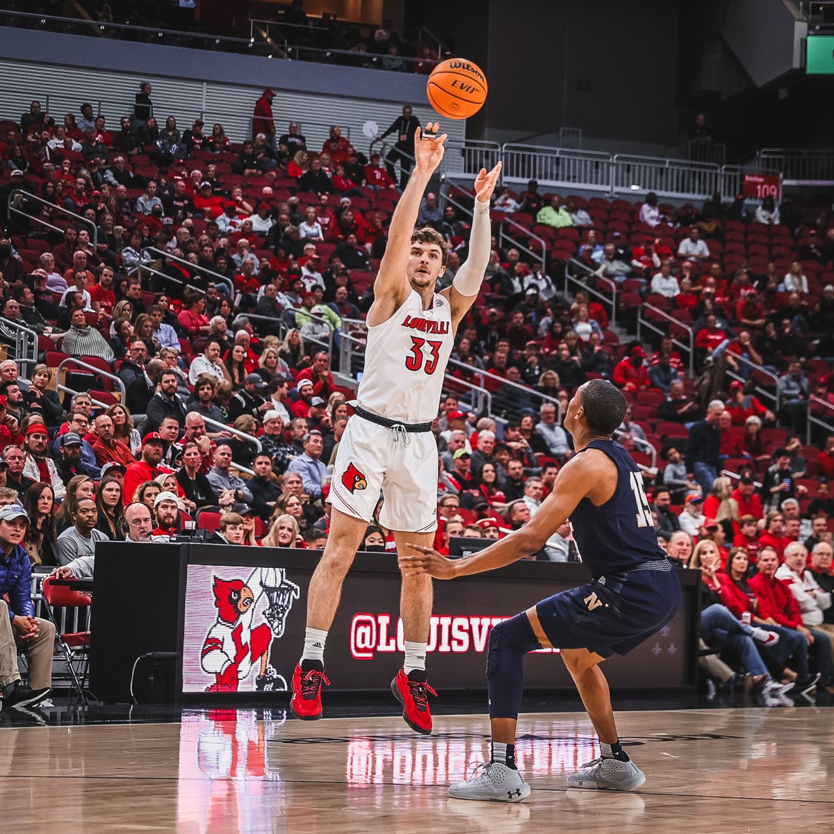 LouisvilleMBB's tweet photo. BUCKET. https://t.co/tFJXIq5lxi