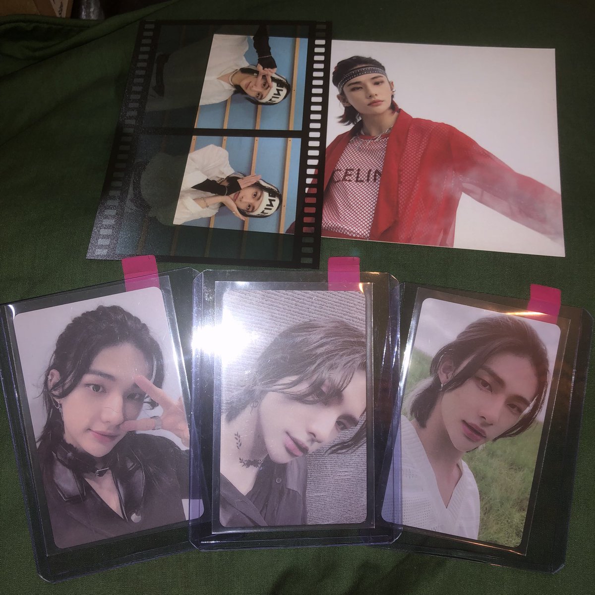 seunjinx's tweet photo. look at these gems, neomu yeppeo 😭🤍 i can’t believe i managed to get almost all of my wl together in one set. thank you so much @myrasourire for your great service! honestly the best, suka suka suka 🥰 https://t.co/AwEvvO0Gb4