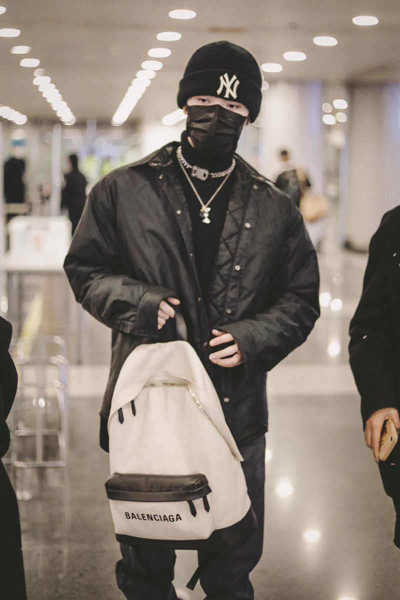 20211115 Liu Haikuan | PEK🛫 

©️®️寂静深海·SilentDepth ➡️ m.weibo.cn/7289734097/470…

#หลิวไห่ควาน #LiuHaikuan #刘海宽 

-1-💙