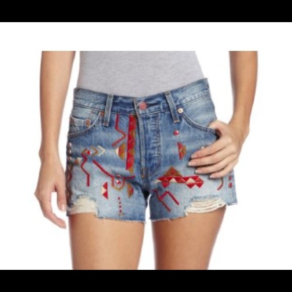 CrystalOlsson6's tweet photo. So good I had to share! Check out all the items I'm loving on @Poshmarkapp #poshmark #fashion #style #shopmycloset #pinkvictoriassecret #americaneagleoutfitters #levis: https://t.co/NvFUZzrLkb https://t.co/M9OxhIkqL1