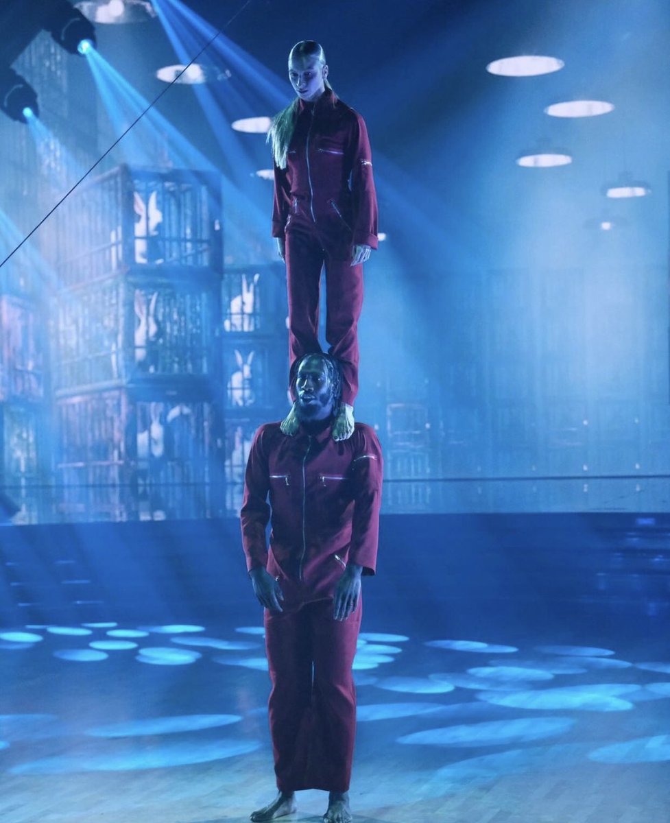 DMDM0212's tweet photo. derek saying: “that was the best contemporary dance ever on this show” 
as if this dance doesn’t exist: 

#dwts https://t.co/rwHajGpWL2