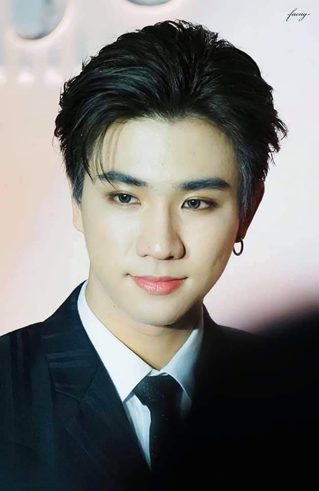 ยิ้มน้อยๆน่ารักมากกกกก🖤🤟😊
#KDPPE 
#PerthTanapon 
Cr.Thxpic🙏🏼
