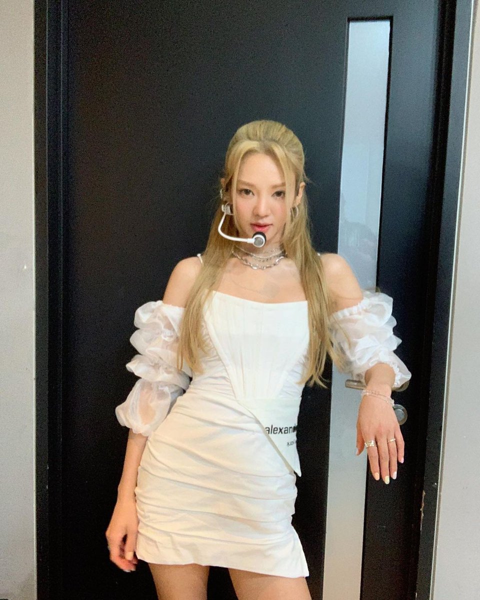 ayohelloitsMini's tweet photo. SNSD and survival show :
☀️Mentor Sunny Lee - SBS Plus Supermodel Survival 2018
🪐KPOP Master Tiffany Young - MNET Girls Planet 999
👧Teacher Kwon Yuri - MBC My Teenage Girls, 28 November 8:20PM KST
💃Guest Dance Panelist Kim Hyoyeon - MBC Wild Idol, 25 November 9PM KST https://t.co/Wf1W3FpPOm