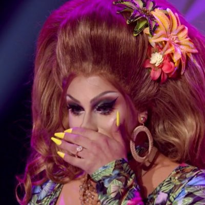 A moça fazendo os agudos de dancing with the devil
ARREPIEI BIXO
#TheVoiceBrasil