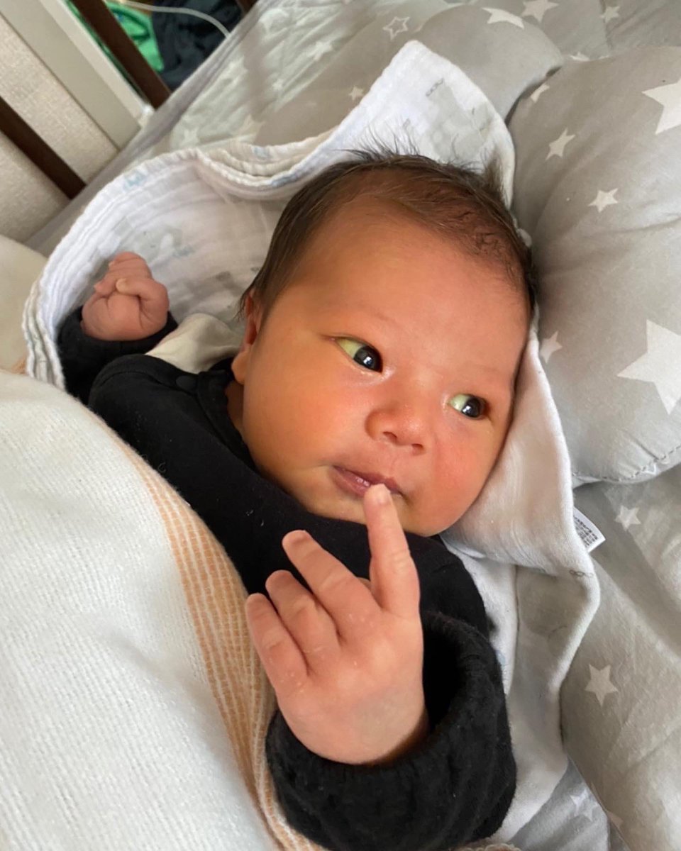 u_sei98's tweet photo. この上ない癒しだね
子供って本当に最強🤤 https://t.co/9TCA4nz6nx
