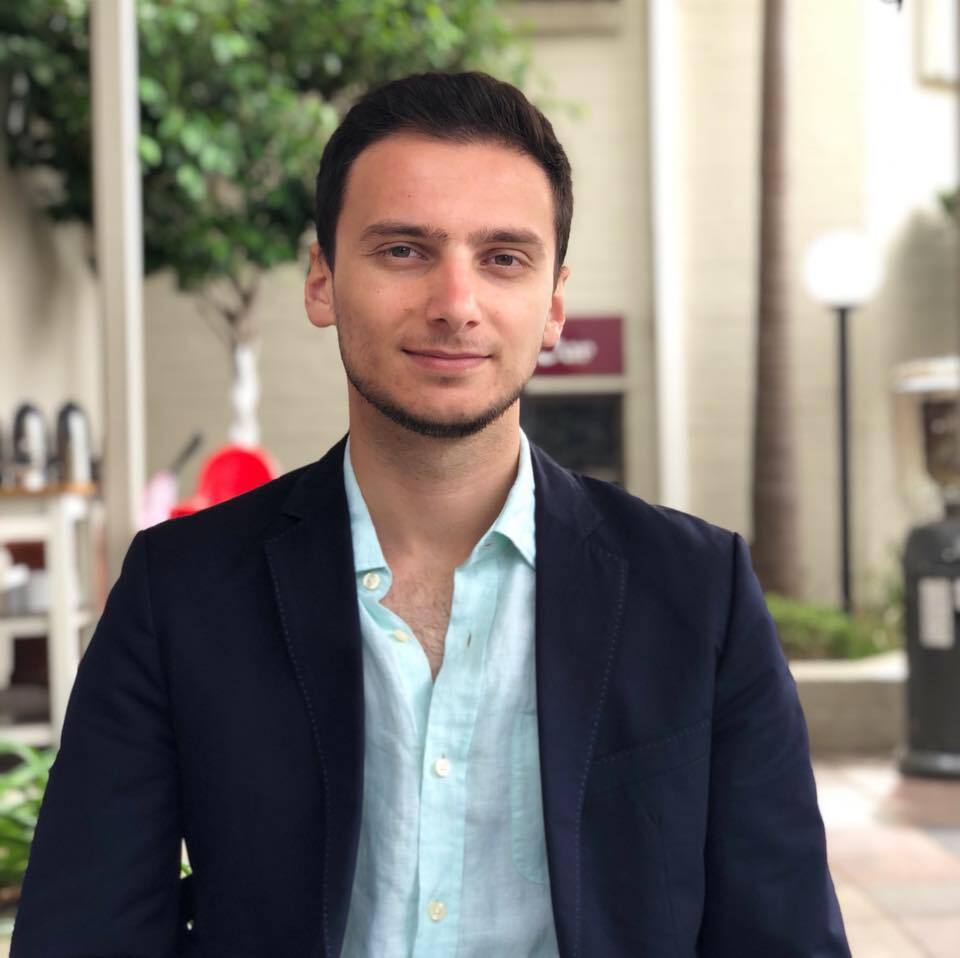 From trying to become a professional soccer player to looking at the neurovascular unit in zebrafish, a great Tale from <a href="/ofbebaltaci/">Oguzhan Baltaci</a>! Not to be missed! <a href="/PeterMacCC/">Peter Mac Cancer Centre</a> <a href="/PeterMacRes/">Peter Mac Research</a> <a href="/BenjaminHogan13/">Ben Hogan</a> Read here 👉 petermac.org/research/doing…