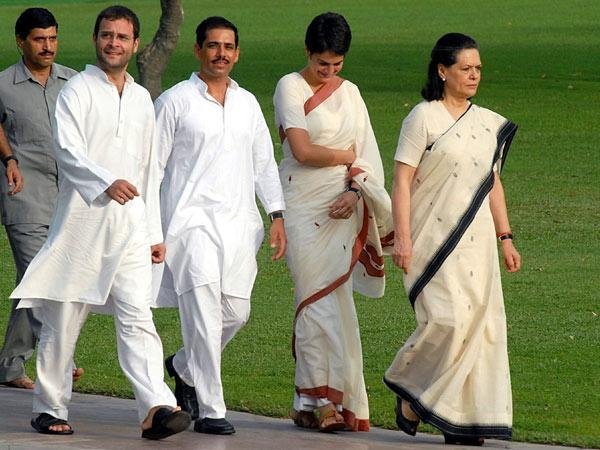 hindugj's tweet photo. French news paper has exposed the dirty defence deal of Rafale fighter jets @40% commission #राहुल_गांधी_गद्दार_है https://t.co/bt0WeN1HcO