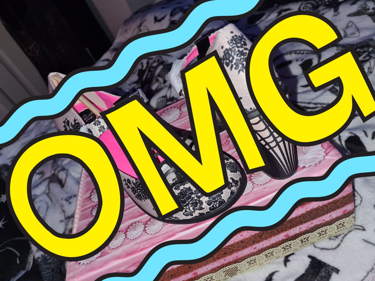 New shoes!!

Now my foot is out of my moon boot maybe it's time for me to make a return

Not sure you lot deserve to see them....