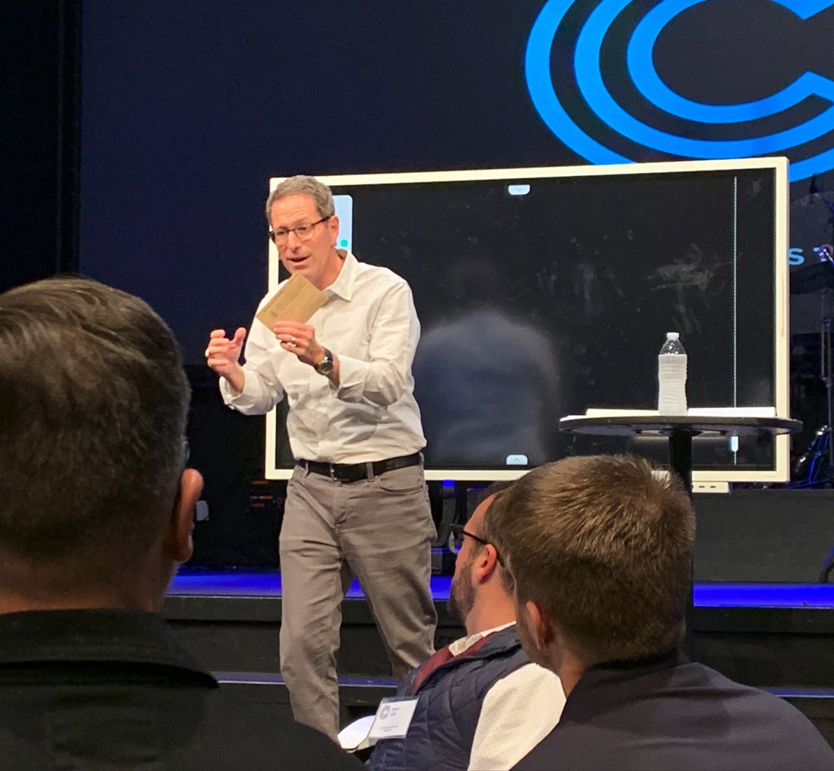 HeidenRatner's tweet photo. Grateful to learn from Pastor @GreggMatte from @HoustonsFirst today! PG gave a 🔥 word on preaching and the process. 📶#levelupszn @CFConnect_ @jarrettstephens https://t.co/swfo0Mf7nf